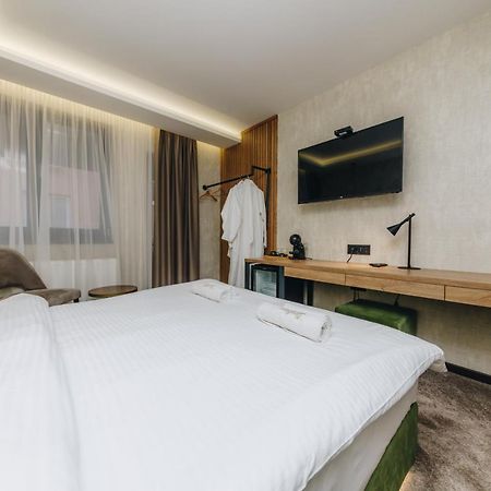 Boutique Luxury Apartments クラグイェヴァツ エクステリア 写真