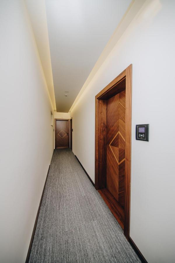 Boutique Luxury Apartments クラグイェヴァツ エクステリア 写真