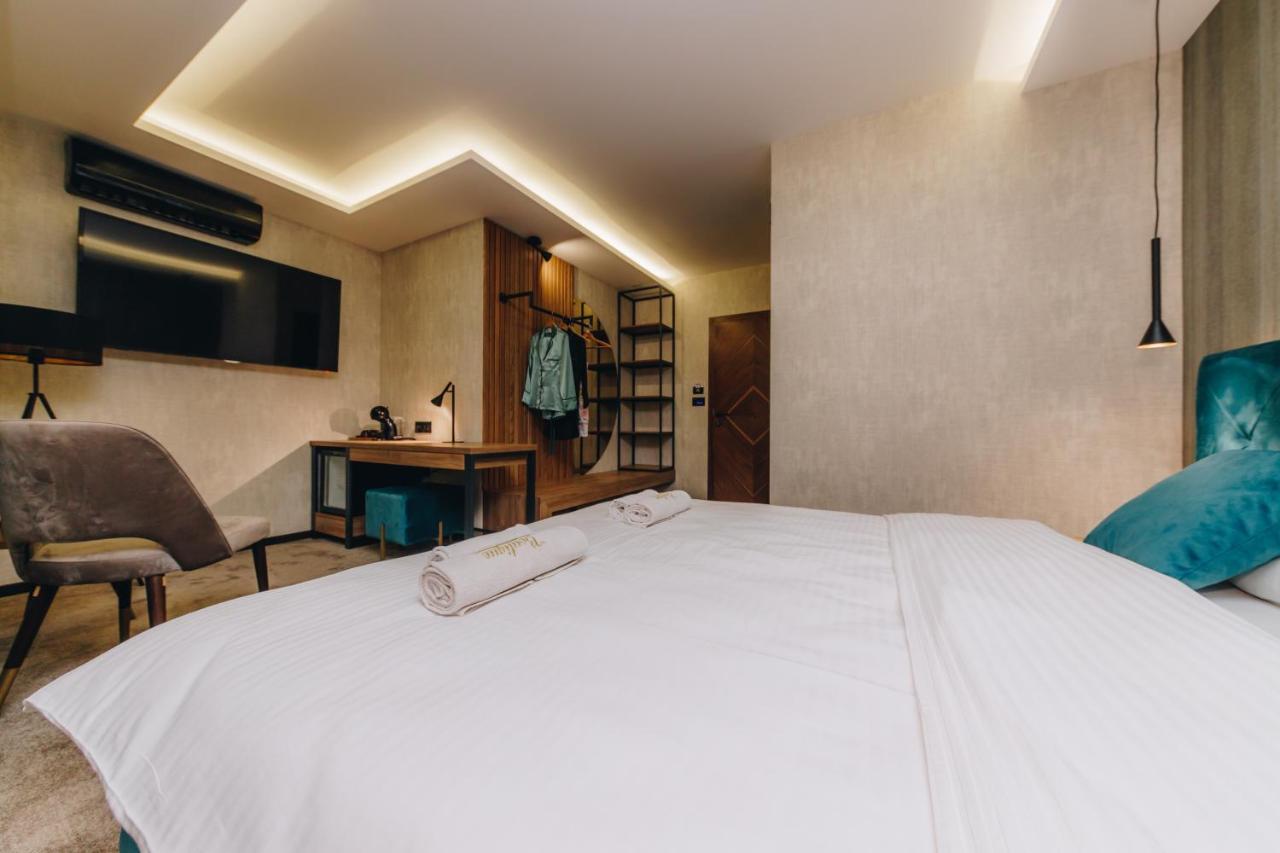 Boutique Luxury Apartments クラグイェヴァツ エクステリア 写真