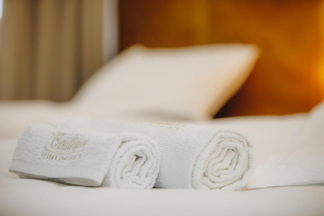 Boutique Luxury Apartments クラグイェヴァツ エクステリア 写真