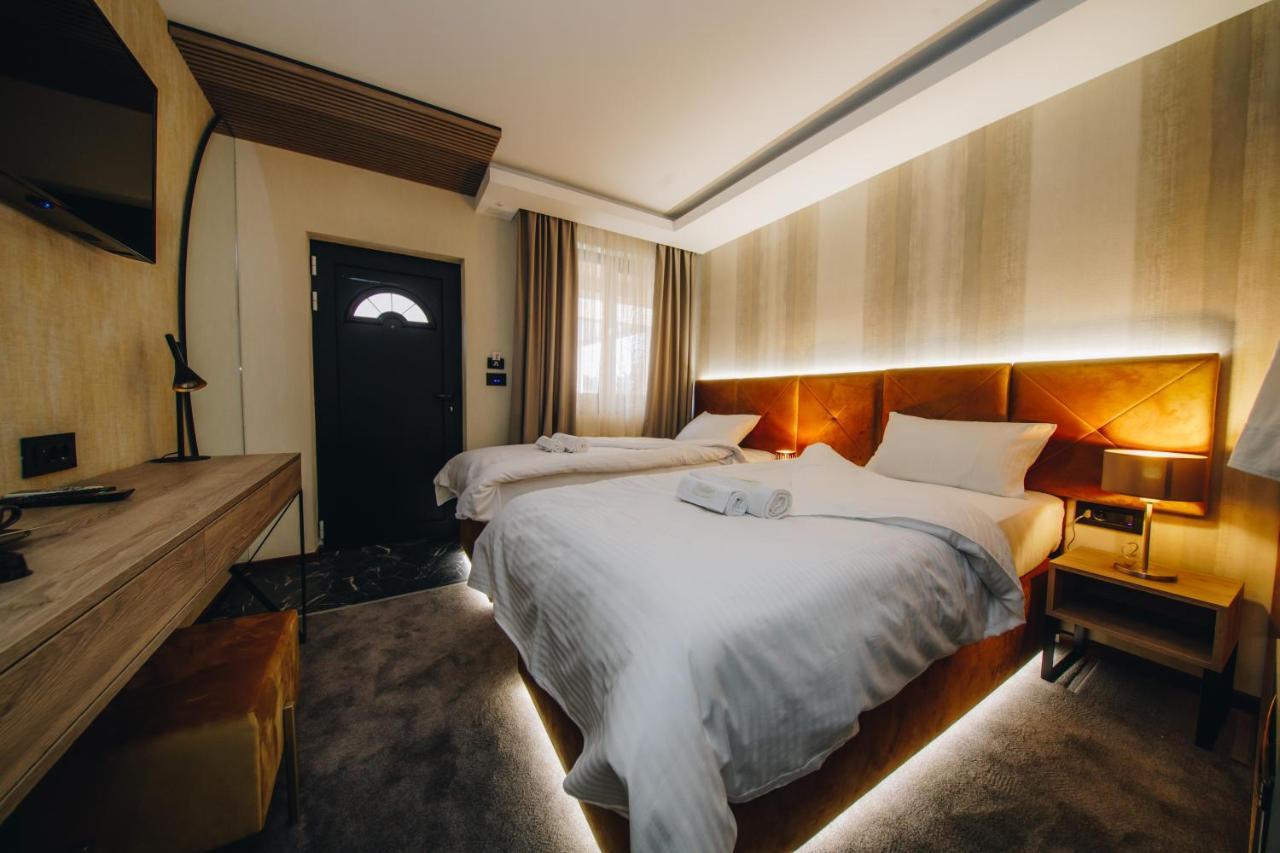 Boutique Luxury Apartments クラグイェヴァツ エクステリア 写真