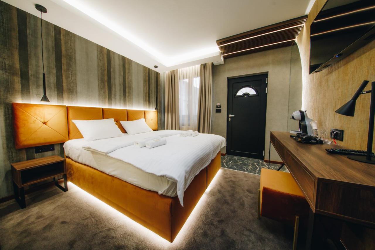 Boutique Luxury Apartments クラグイェヴァツ エクステリア 写真