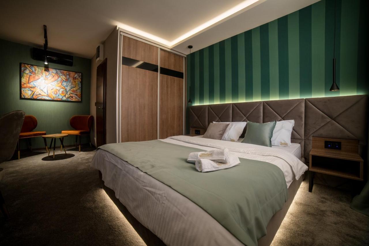 Boutique Luxury Apartments クラグイェヴァツ エクステリア 写真